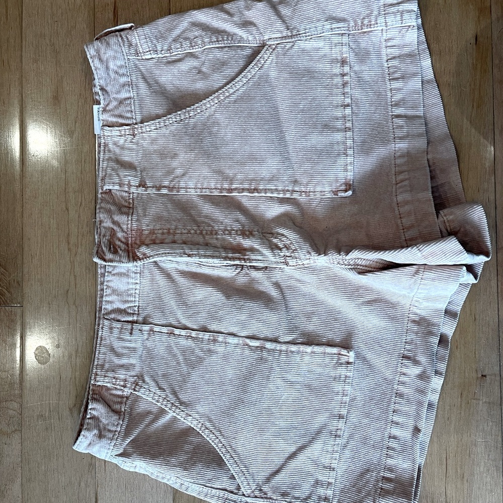 American Eagle Pale Peach color Super Stretch Shorts